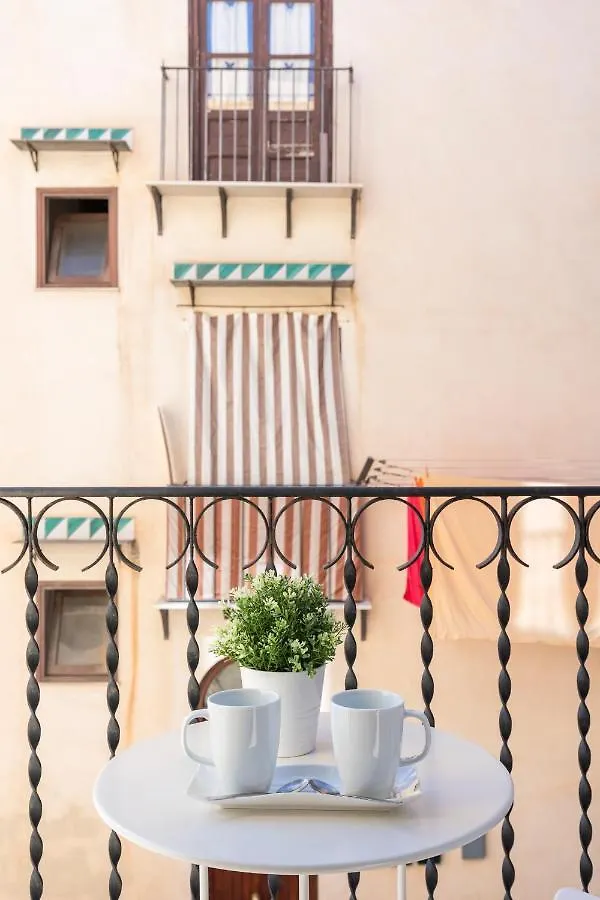 Punto Al Capo Appartamento Intero O Stanze Matrimoniali Con Bagno Privato Palermo 0*,  Italy